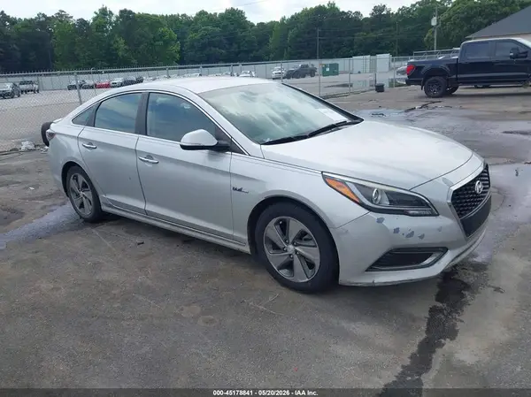 KMHE34L19GA009658 2016 HYUNDAI SONATA - Image 1