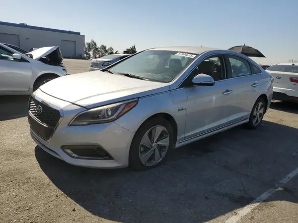 KMHE34L19GA013032 2016 HYUNDAI SONATA - Image 1