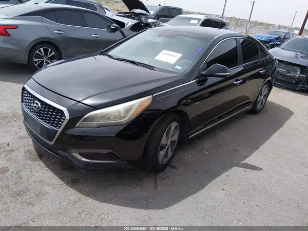 KMHE34L19GA017629 2016 HYUNDAI SONATA - Image 2
