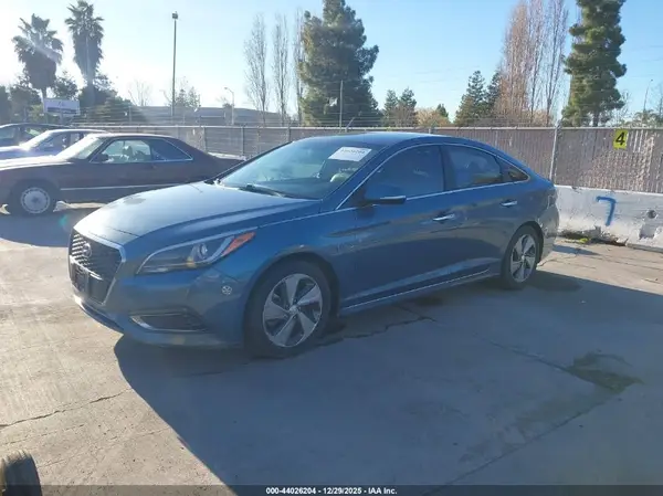KMHE34L19GA019249 2016 HYUNDAI SONATA - Image 2