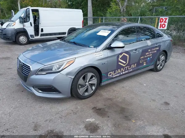 KMHE34L19GA020725 2016 HYUNDAI SONATA - Image 2