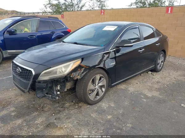 KMHE34L19GA030266 2016 HYUNDAI SONATA - Image 2