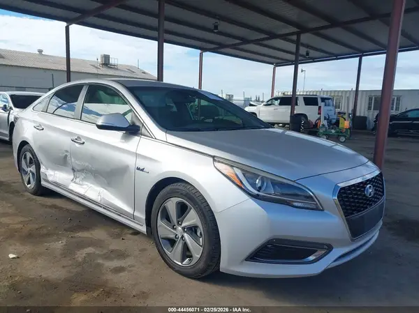 KMHE34L19GA030414 2016 HYUNDAI SONATA - Image 1