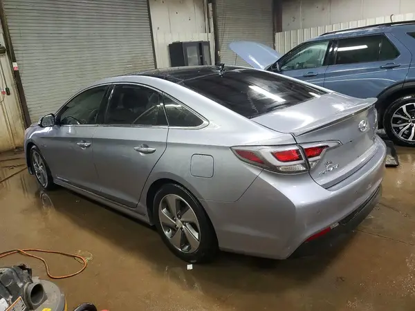 KMHE34L19GA030493 2016 HYUNDAI SONATA - Image 2