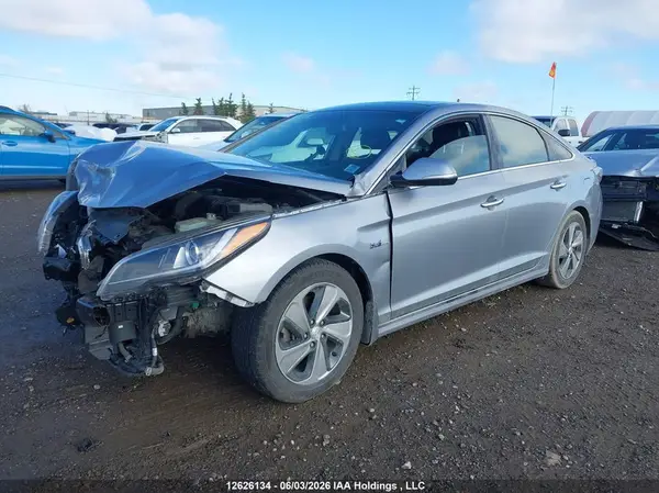 KMHE34L19GA036410 2016 HYUNDAI SONATA - Image 2
