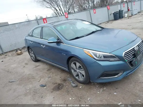 KMHE34L1XGA009748 2016 HYUNDAI SONATA - Image 1