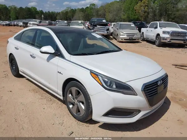 KMHE34L1XGA017168 2016 HYUNDAI SONATA - Image 1