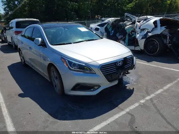 KMHE34L1XGA017347 2016 HYUNDAI SONATA - Image 1