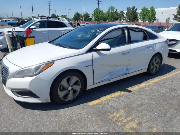 KMHE34L1XGA018806 2016 HYUNDAI SONATA - Image 2