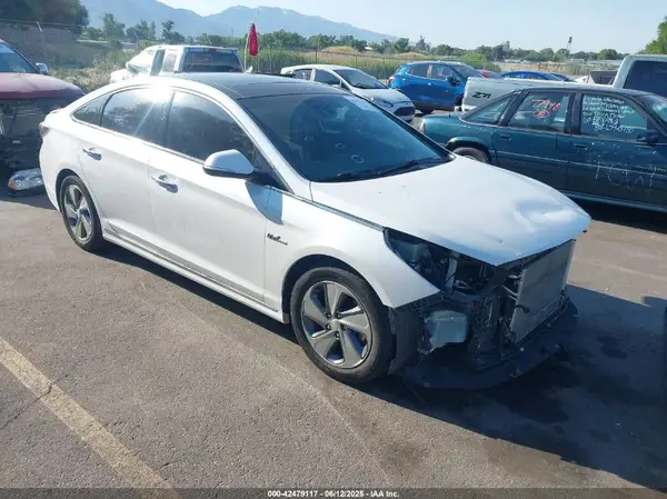 KMHE34L1XGA019373 2016 HYUNDAI SONATA - Image 1