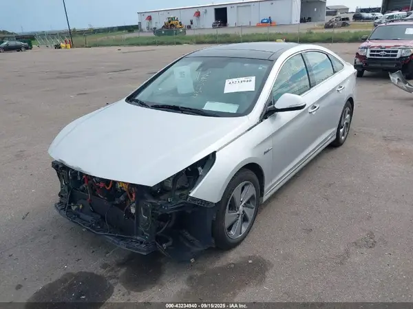KMHE34L1XGA025559 2016 HYUNDAI SONATA - Image 2