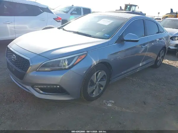 KMHE34L1XGA028591 2016 HYUNDAI SONATA - Image 2