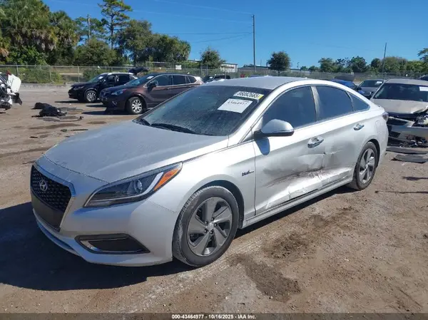 KMHE34L1XGA028610 2016 HYUNDAI SONATA - Image 2