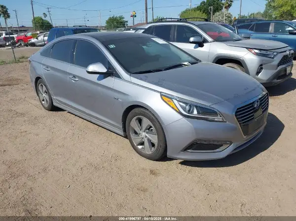 KMHE34L1XGA030597 2016 HYUNDAI SONATA - Image 1