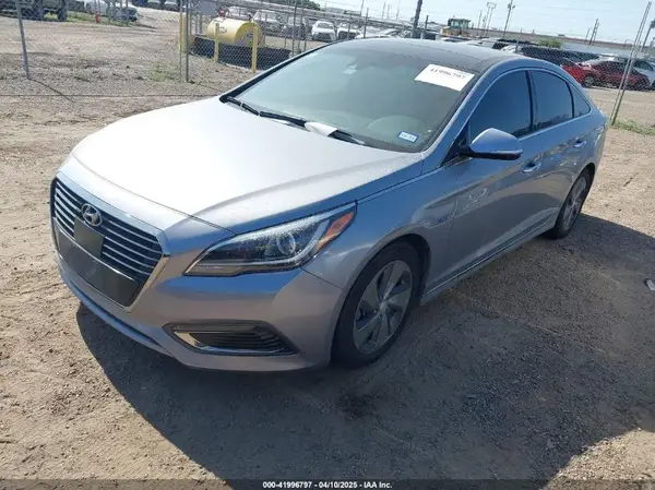 KMHE34L1XGA030597 2016 HYUNDAI SONATA - Image 2