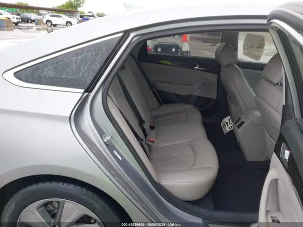 KMHE34L1XHA048342 2017 HYUNDAI SONATA - Image 8