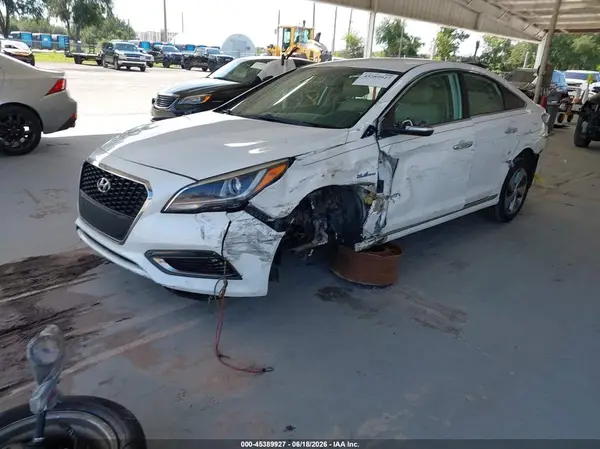 KMHE34L1XHA051242 2017 HYUNDAI SONATA - Image 2