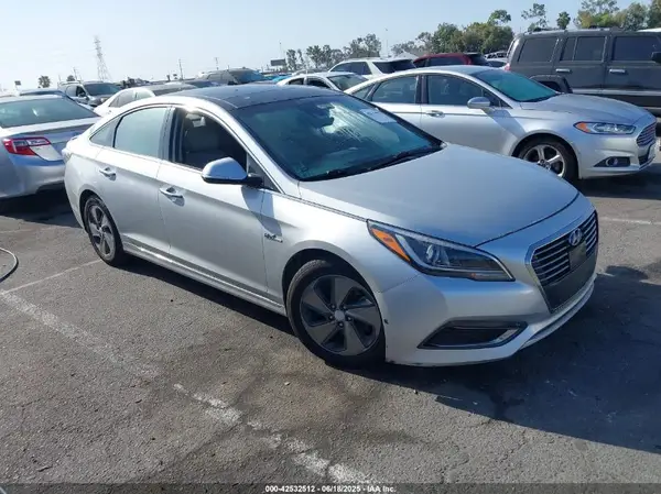 KMHE34L1XHA054979 2017 HYUNDAI SONATA - Image 1