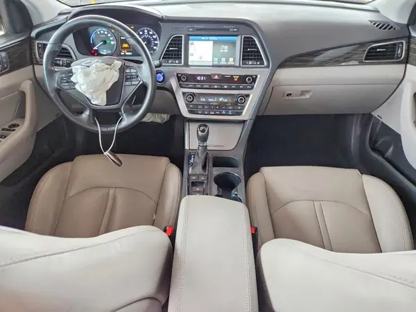 KMHE34L30HA076006 2017 HYUNDAI SONATA - Image 8
