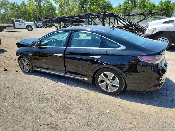 KMHE34L30KA088048 2019 HYUNDAI SONATA - Image 2