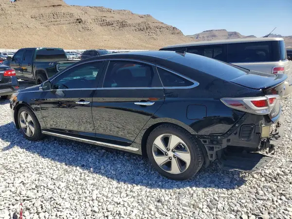 KMHE34L31HA077214 2017 HYUNDAI SONATA - Image 2