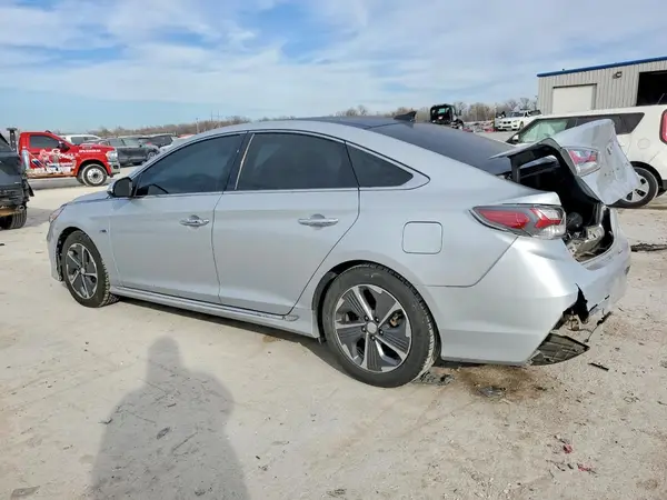 KMHE34L31JA082838 2018 HYUNDAI SONATA - Image 2