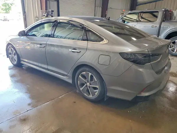 KMHE34L31JA083424 2018 HYUNDAI SONATA - Image 2