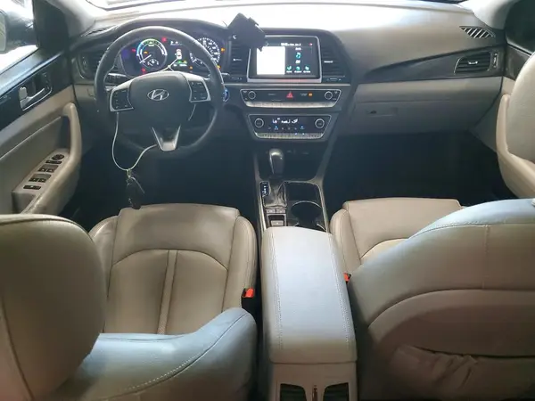 KMHE34L31JA083424 2018 HYUNDAI SONATA - Image 8