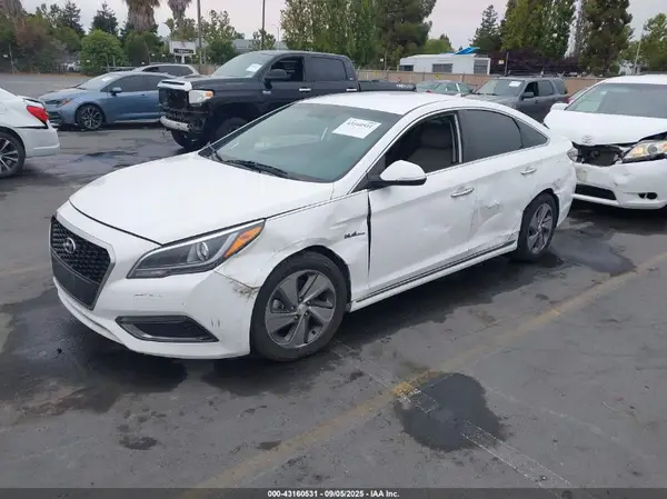 KMHE34L32HA071373 2017 HYUNDAI SONATA - Image 2