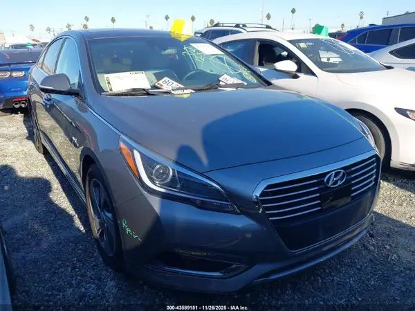 KMHE34L32HA075648 2017 HYUNDAI SONATA - Image 1