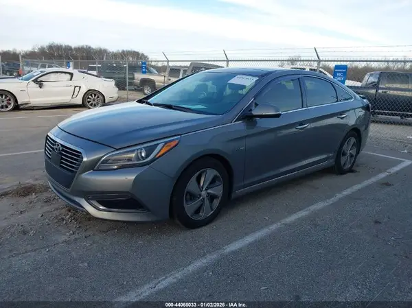 KMHE34L32HA075939 2017 HYUNDAI SONATA - Image 2