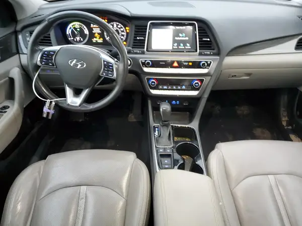 KMHE34L32JA079124 2018 HYUNDAI SONATA - Image 8