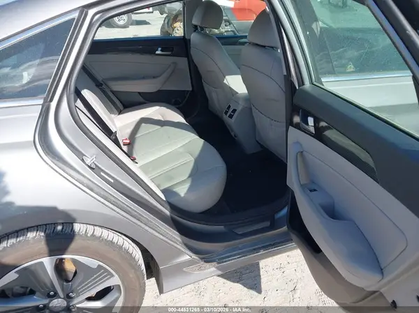 KMHE34L32JA082976 2018 HYUNDAI SONATA - Image 8