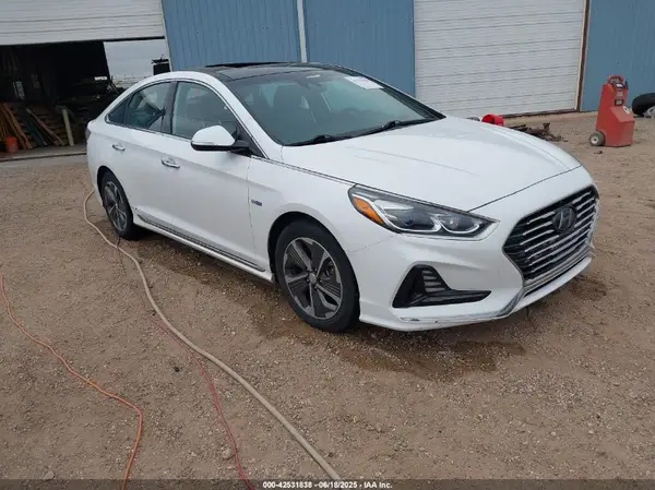 KMHE34L32JA083478 2018 HYUNDAI SONATA - Image 1