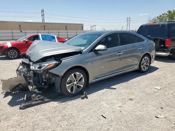 KMHE34L32JA086946 2018 HYUNDAI SONATA - Image 1