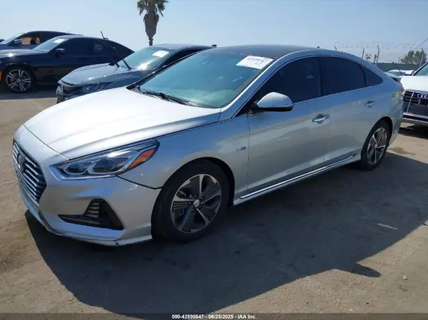 KMHE34L32KA085135 2019 HYUNDAI SONATA - Image 2
