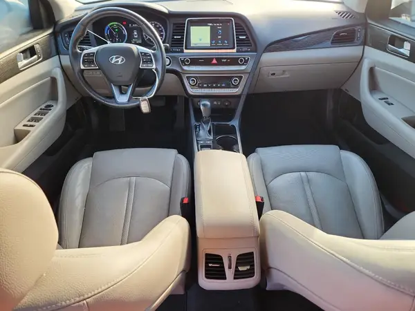 KMHE34L32KA087922 2019 HYUNDAI SONATA - Image 8