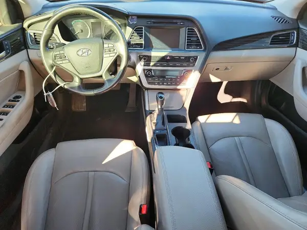 KMHE34L33HA071415 2017 HYUNDAI SONATA - Image 8