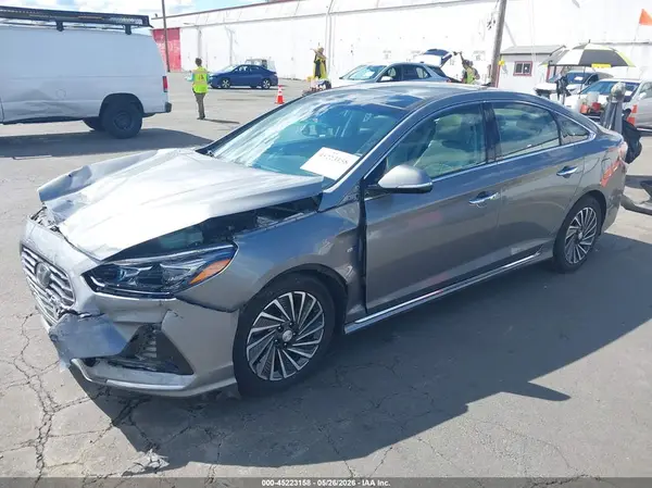 KMHE34L33JA083943 2018 HYUNDAI SONATA - Image 2
