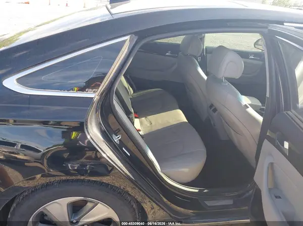 KMHE34L34HA067101 2017 HYUNDAI SONATA - Image 8