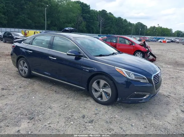 KMHE34L34HA069964 2017 HYUNDAI SONATA - Image 1