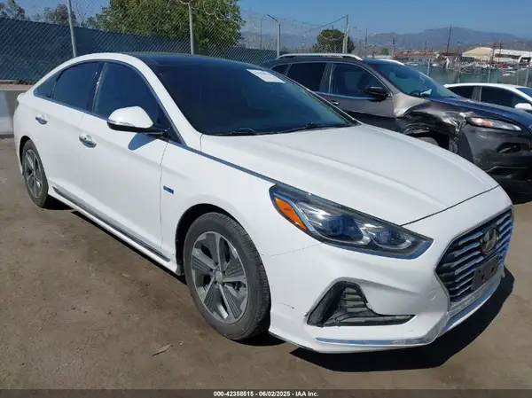 KMHE34L35JA083412 2018 HYUNDAI SONATA - Image 1