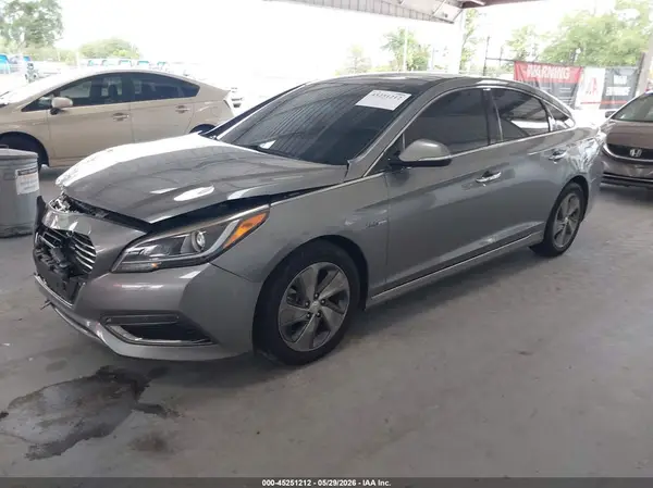KMHE34L36HA067861 2017 HYUNDAI SONATA - Image 2