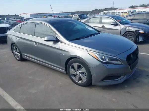 KMHE34L36HA068816 2017 HYUNDAI SONATA - Image 1