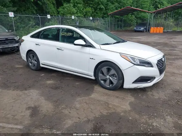 KMHE34L36HA072512 2017 HYUNDAI SONATA - Image 1