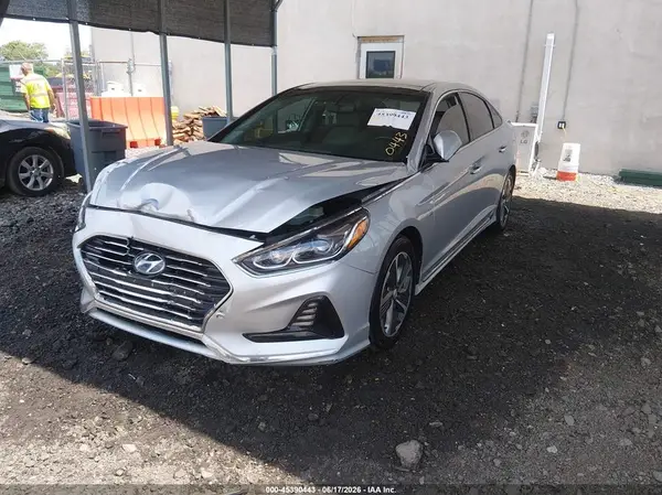 KMHE34L36JA083399 2018 HYUNDAI SONATA - Image 2