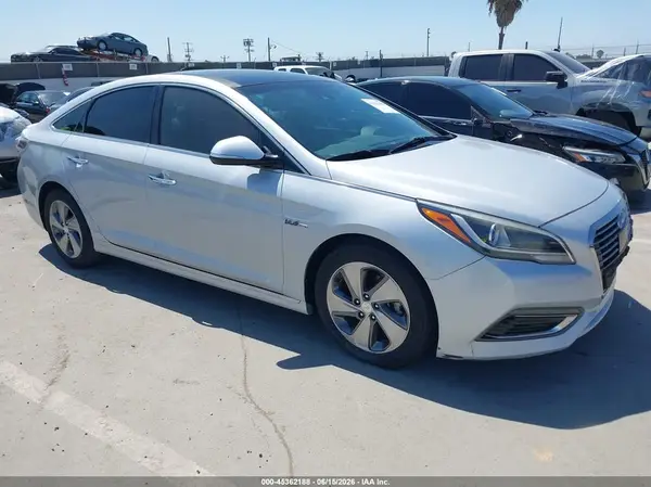 KMHE34L37HA077282 2017 HYUNDAI SONATA - Image 1