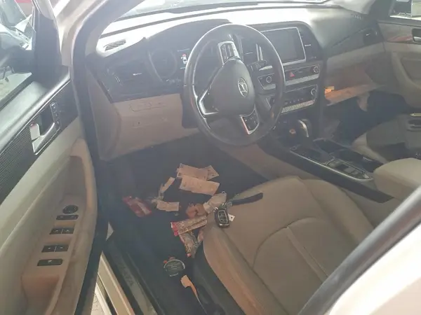 KMHE34L37KA092565 2019 HYUNDAI SONATA - Image 8