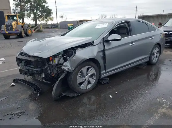 KMHE34L38HA067179 2017 HYUNDAI SONATA - Image 2