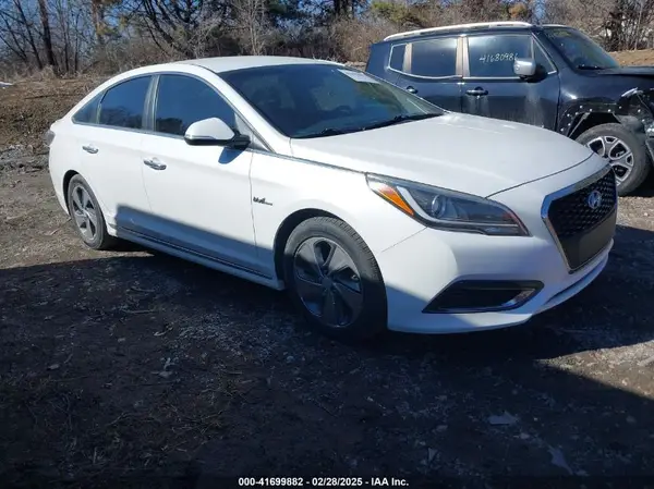KMHE34L38HA069417 2017 HYUNDAI SONATA - Image 1